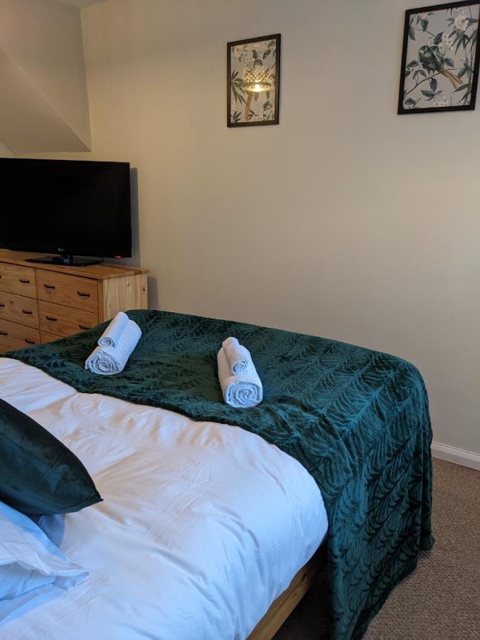 Contractors, Relocators, Free Parking, Wifi, Smart Tvs Apartment Marston Green Exterior photo